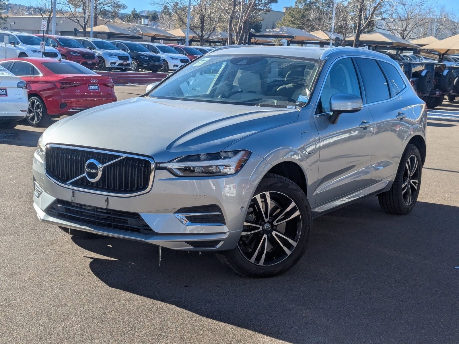2018 Volvo XC60 Momentum's photo