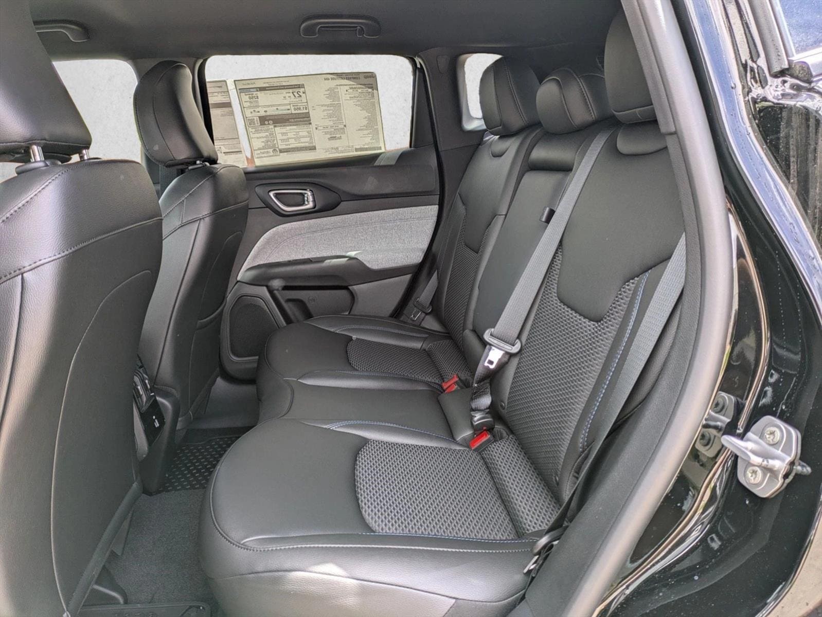 2025 Jeep Compass Latitude - Photo 15