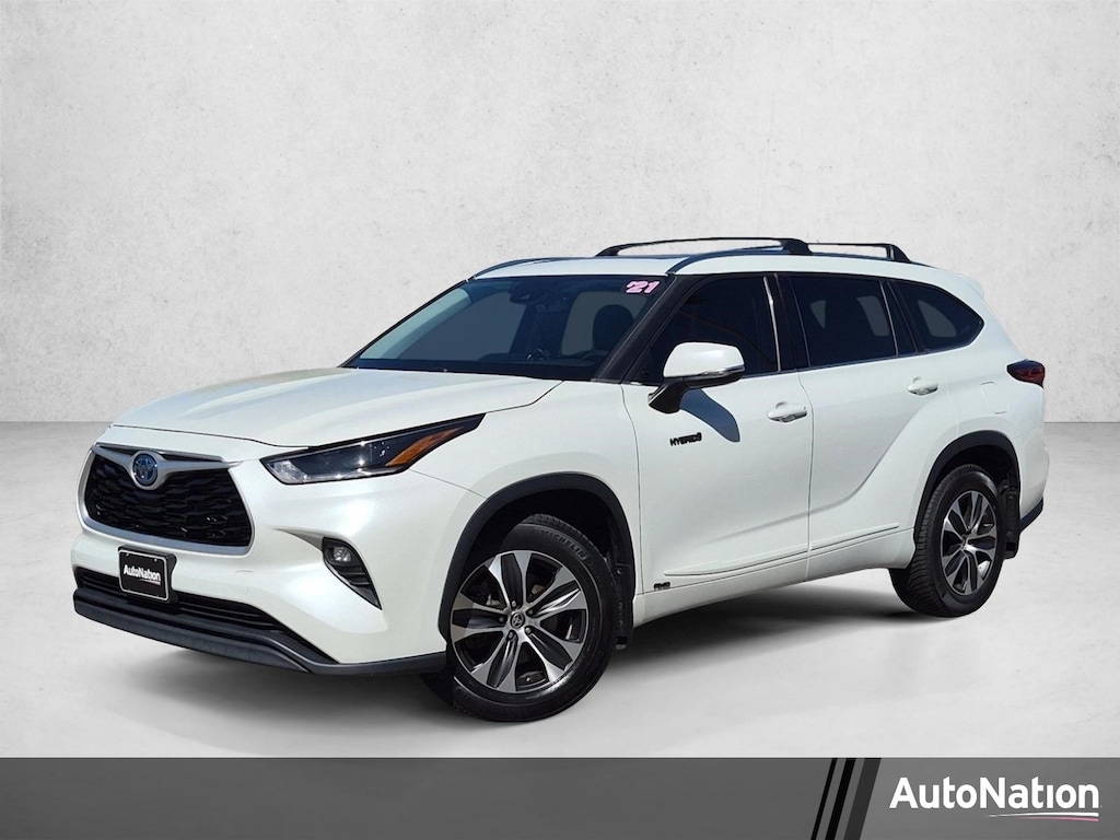 Used 2021 Toyota Highlander Hybrid XLE Sport Utility