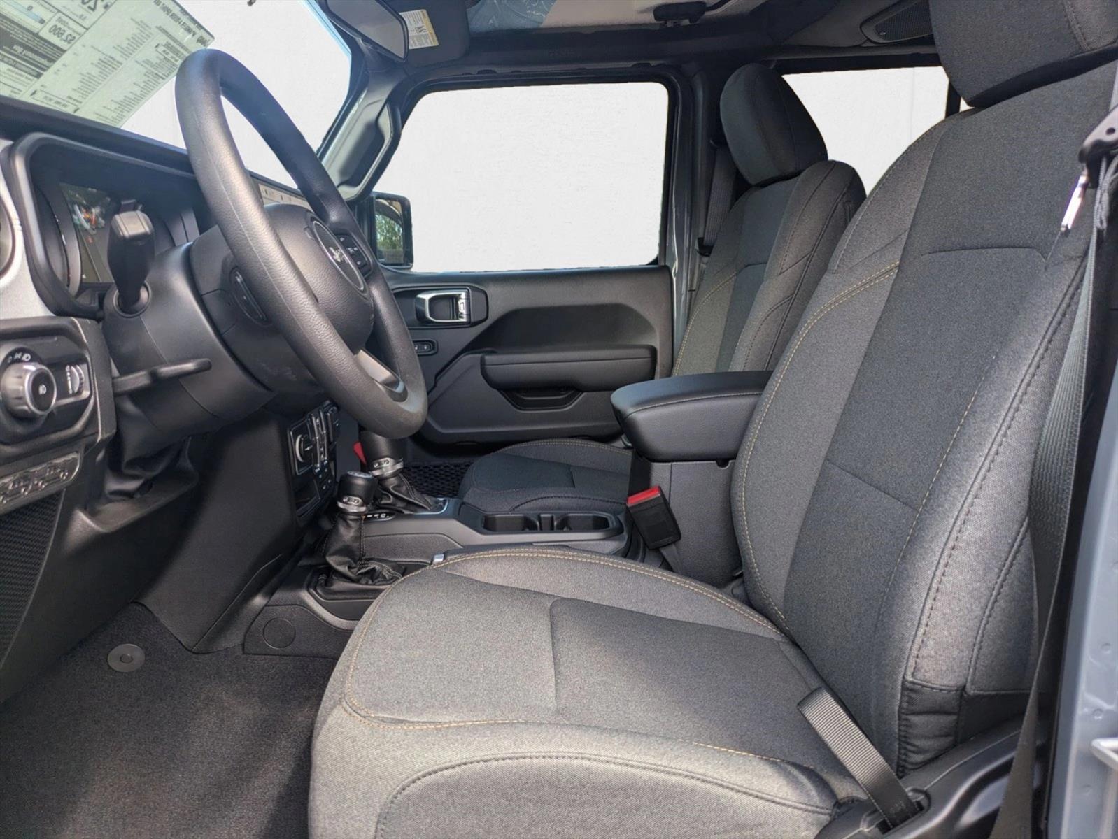 2025 Jeep Wrangler Sport photo 4