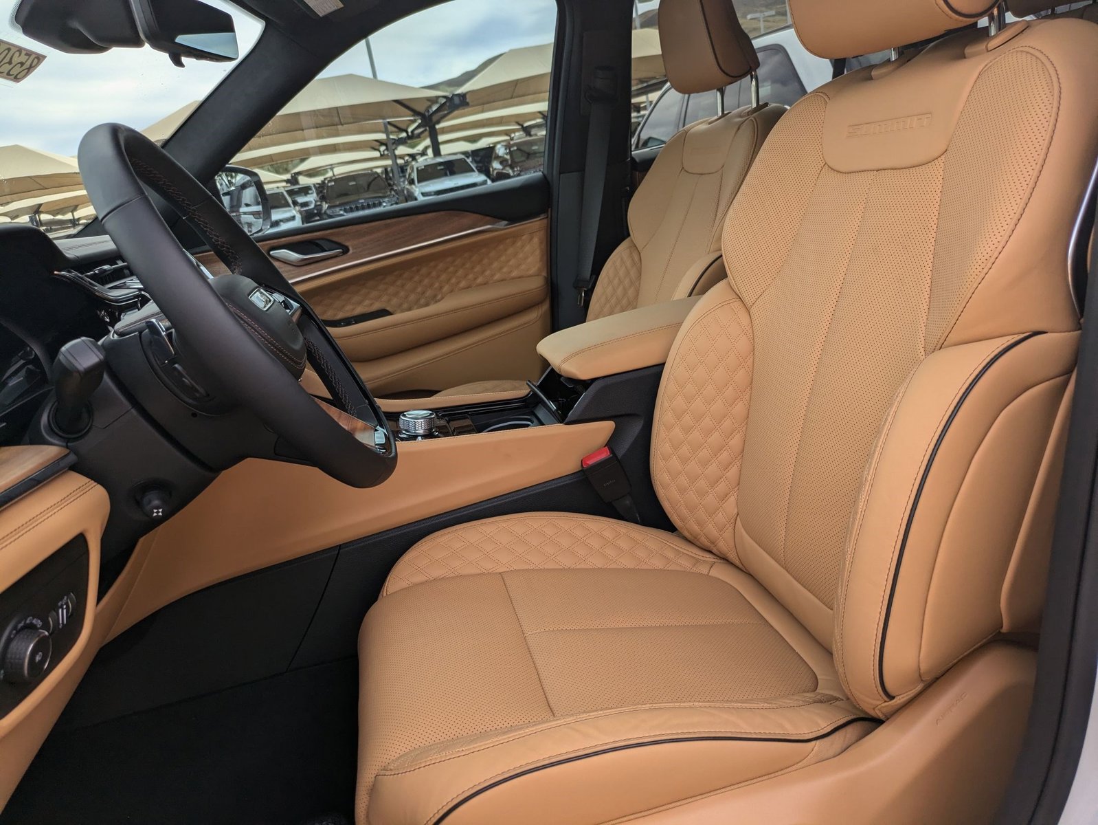 2025 Jeep Grand Cherokee Summit Reserve photo 4