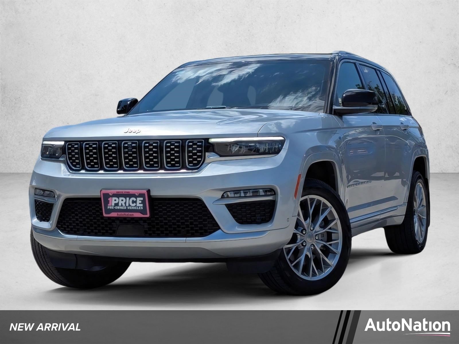 2023 Jeep Grand Cherokee Summit 4xe 4x4's photo