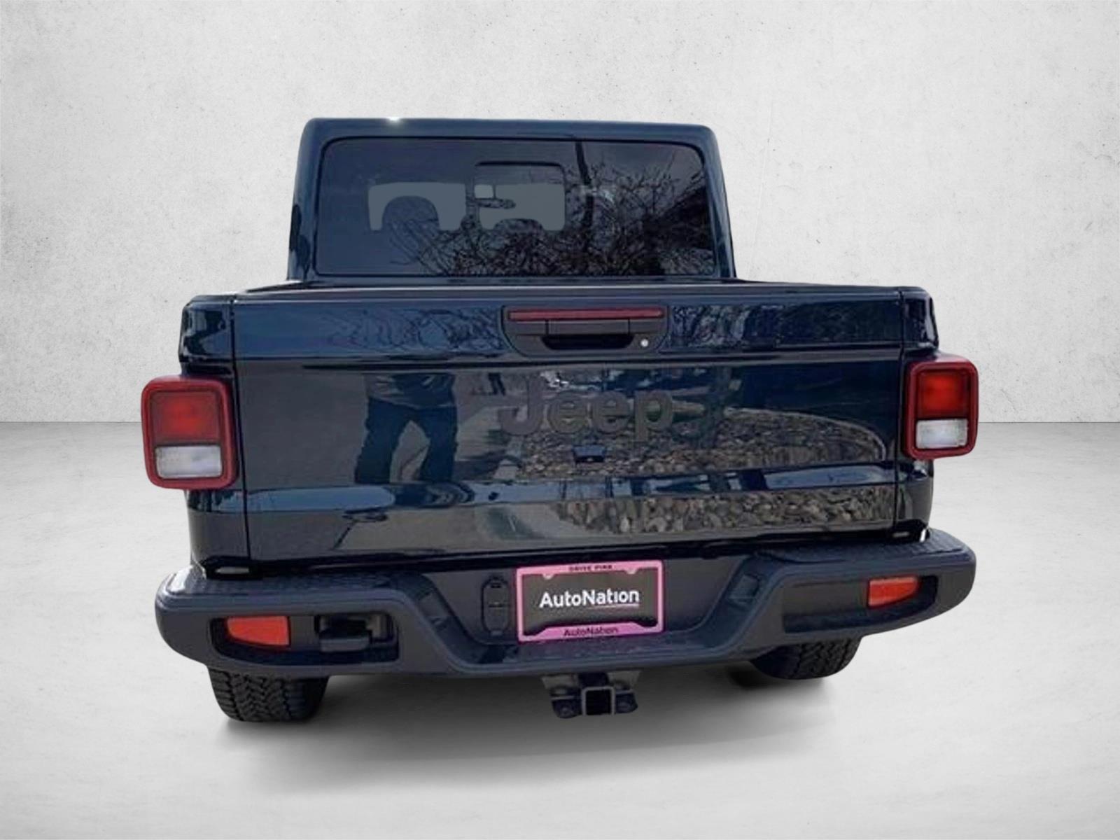 2025 Jeep Gladiator photo 4