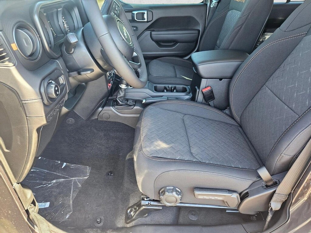 New 2025 Jeep Gladiator Mojave Truck Crew Cab