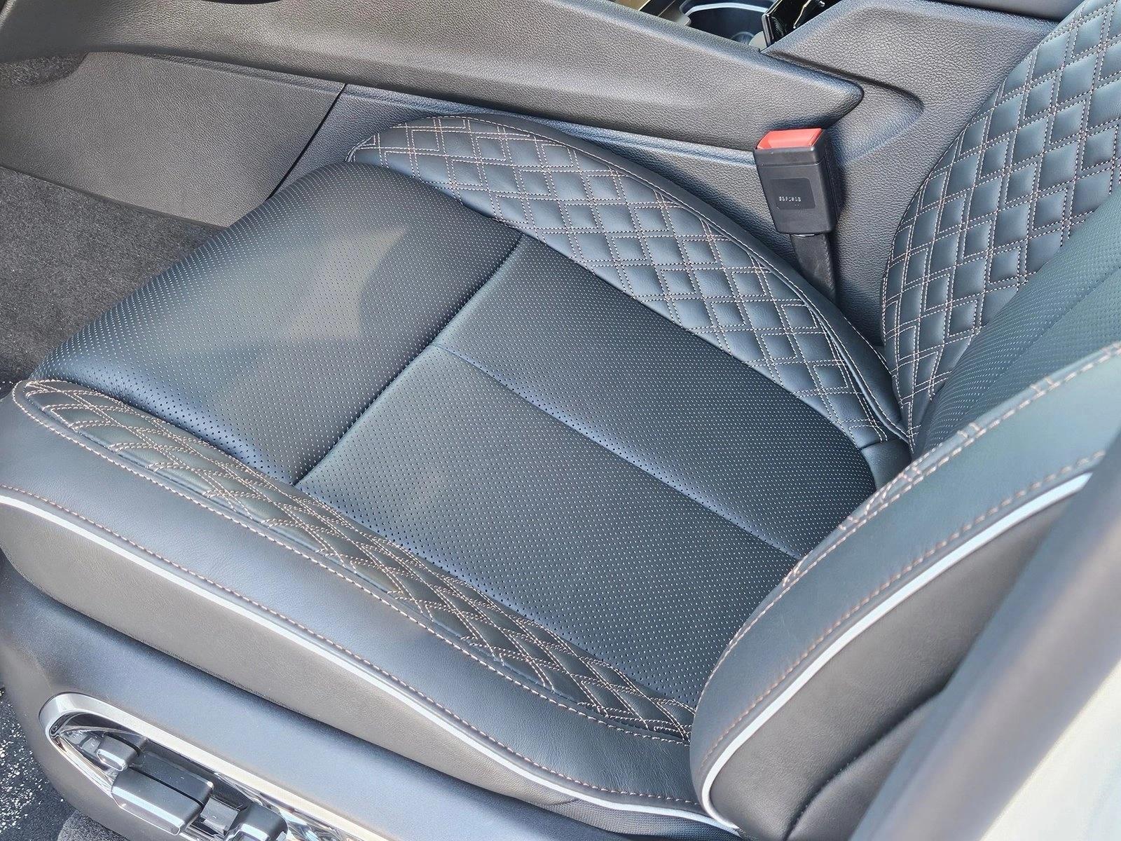 2025 Jeep Grand Cherokee L Summit photo 3