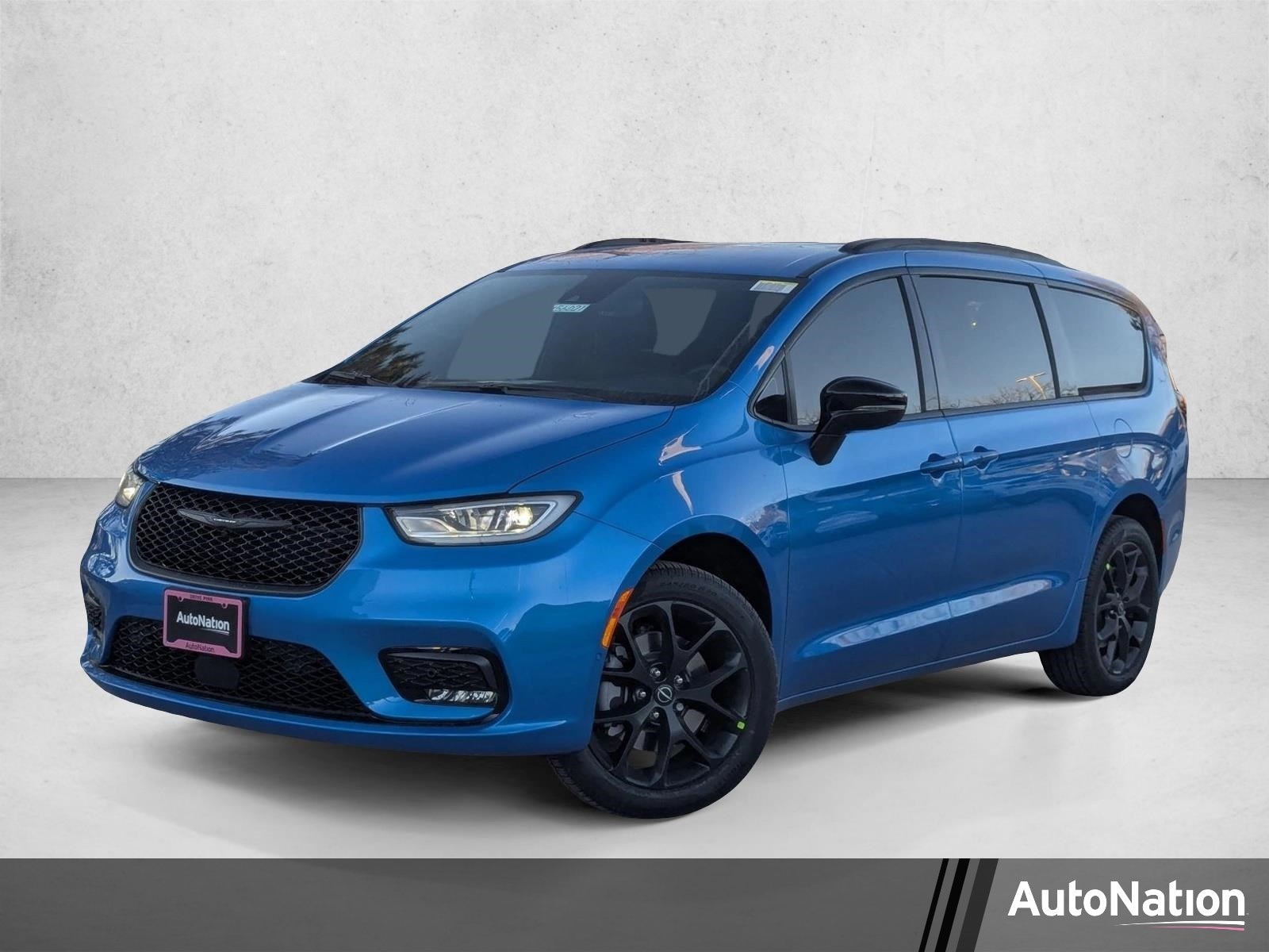 2026 Chrysler Pacifica Select AWD's photo