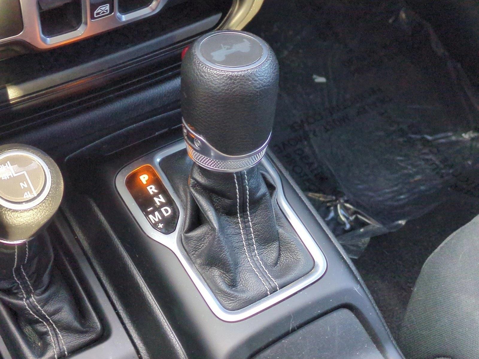 2023 Jeep Wrangler 4-Door Sahara - Photo 12