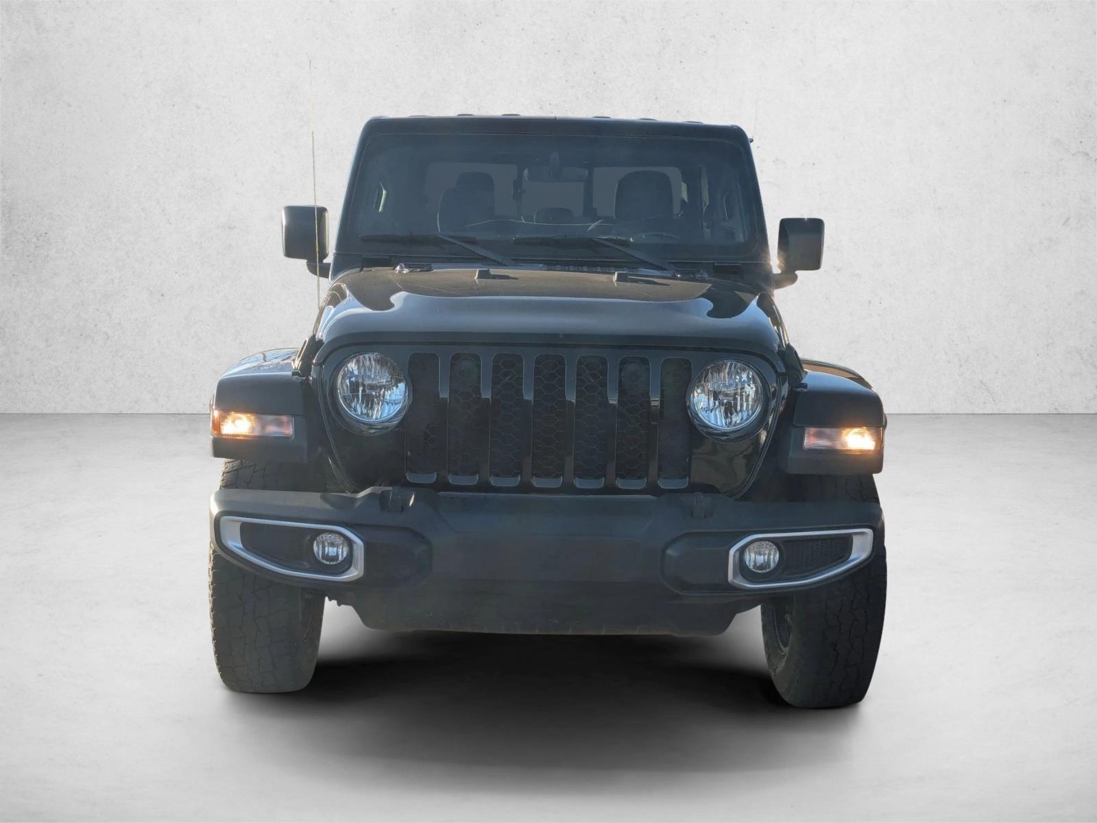 2021 Jeep Gladiator Sport S photo 2