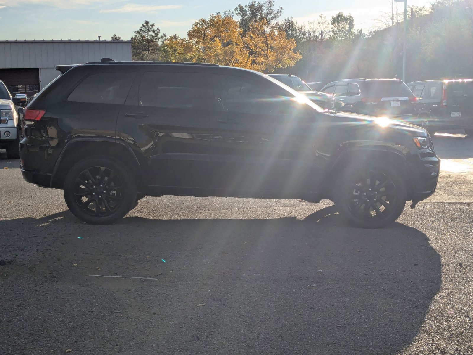 2021 Jeep Grand Cherokee Laredo X photo 4