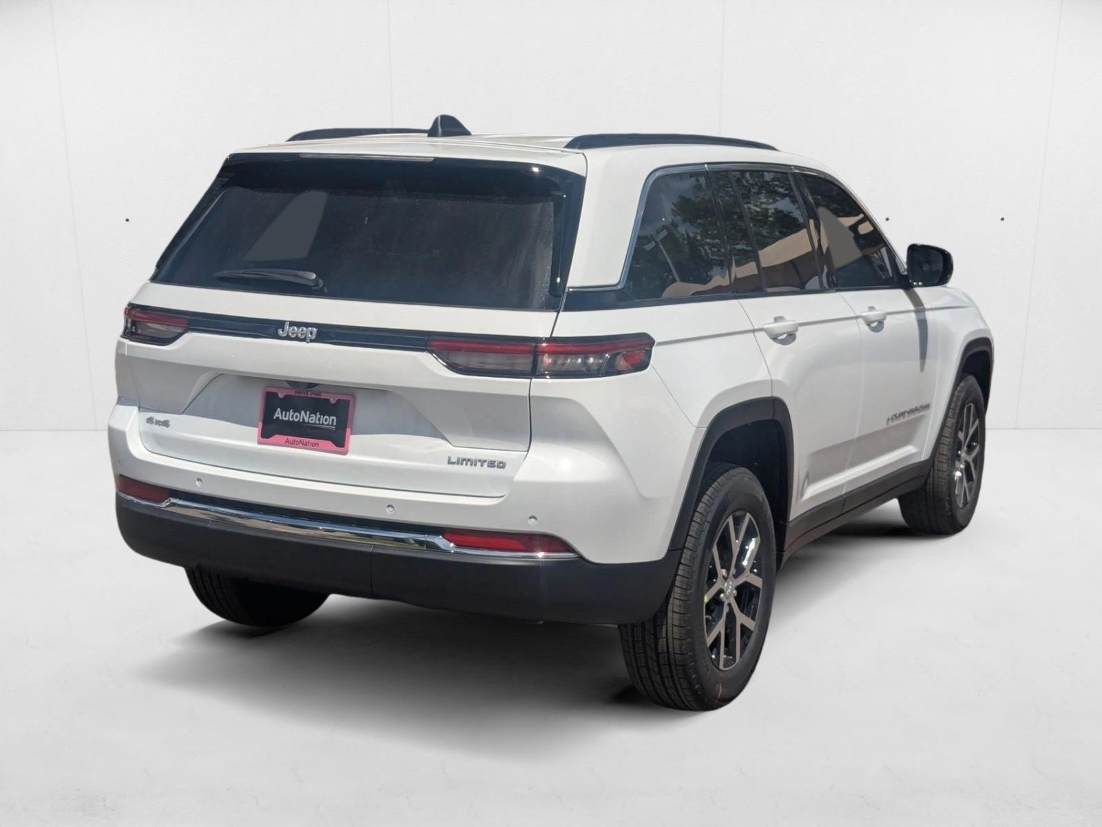 2025 Jeep Grand Cherokee Limited photo 2