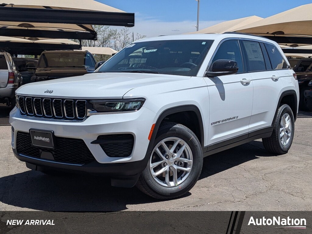 New 2026 Jeep Grand Cherokee Laredo SUV