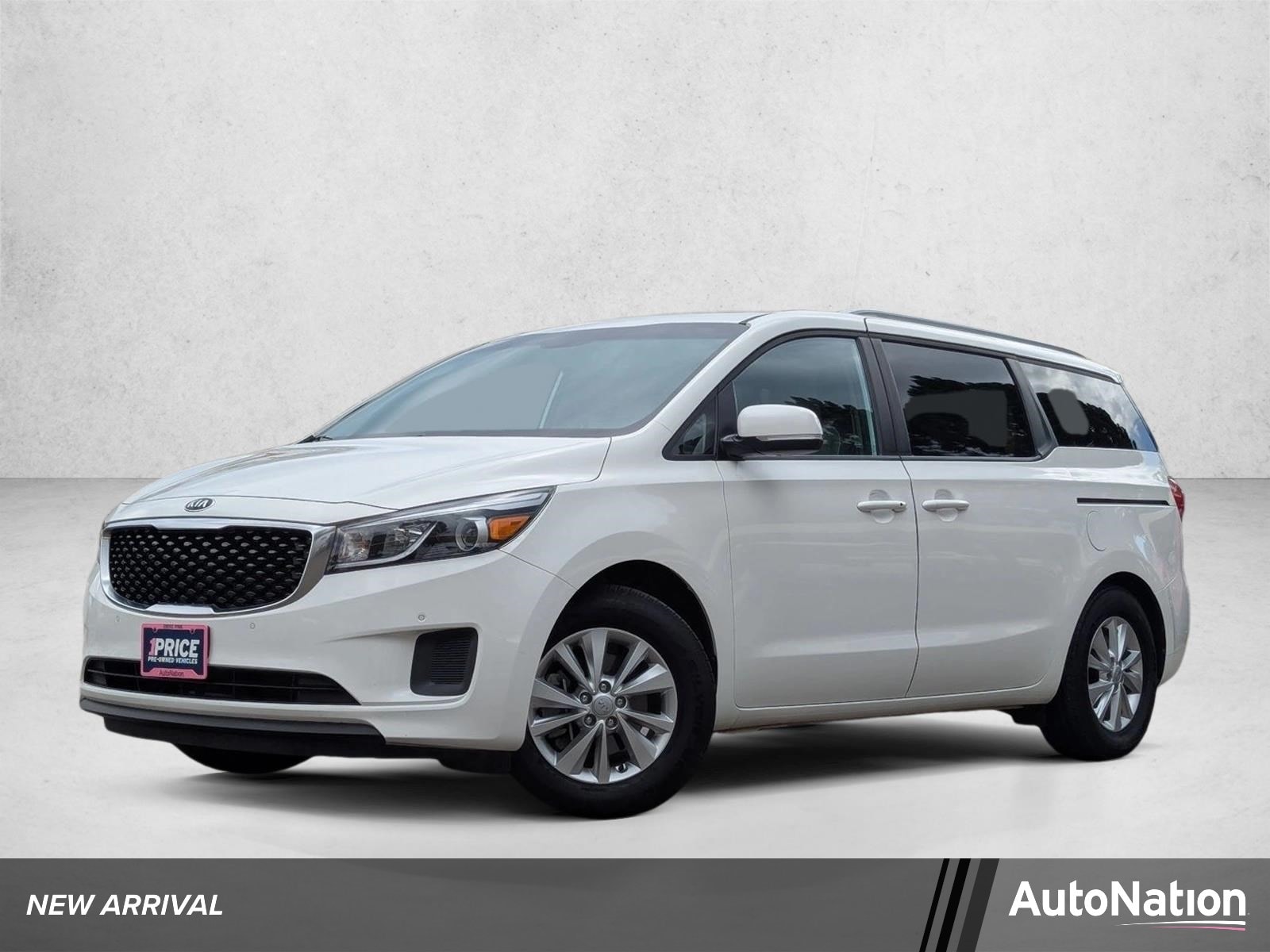 2016 Kia Sedona LX's photo