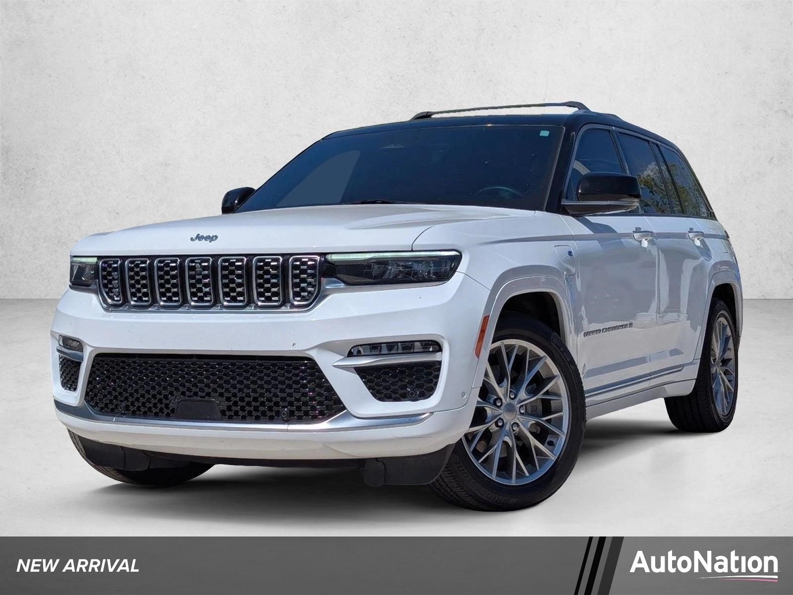 2023 Jeep Grand Cherokee Summit 4xe 4x4's photo