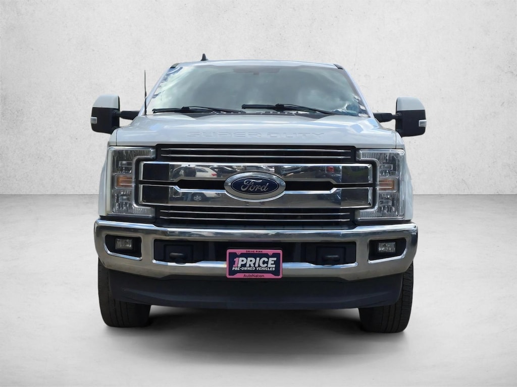 Used 2019 Ford F-250 LARIAT Crew Cab Pickup