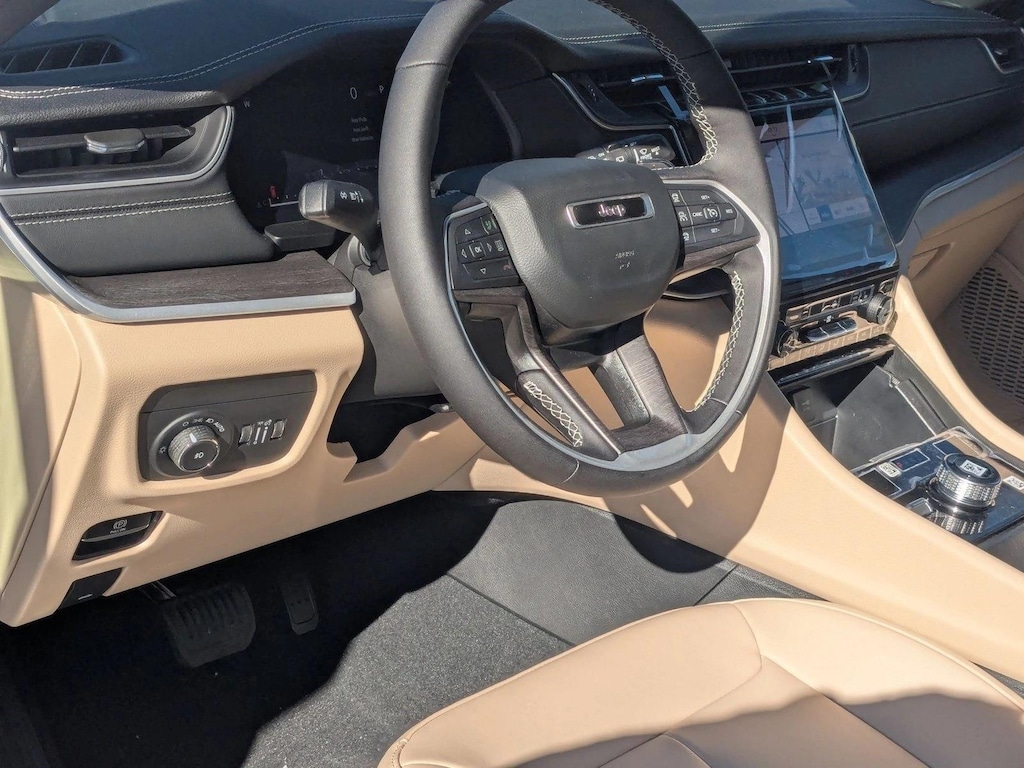 New 2025 Jeep Grand Cherokee Limited SUV