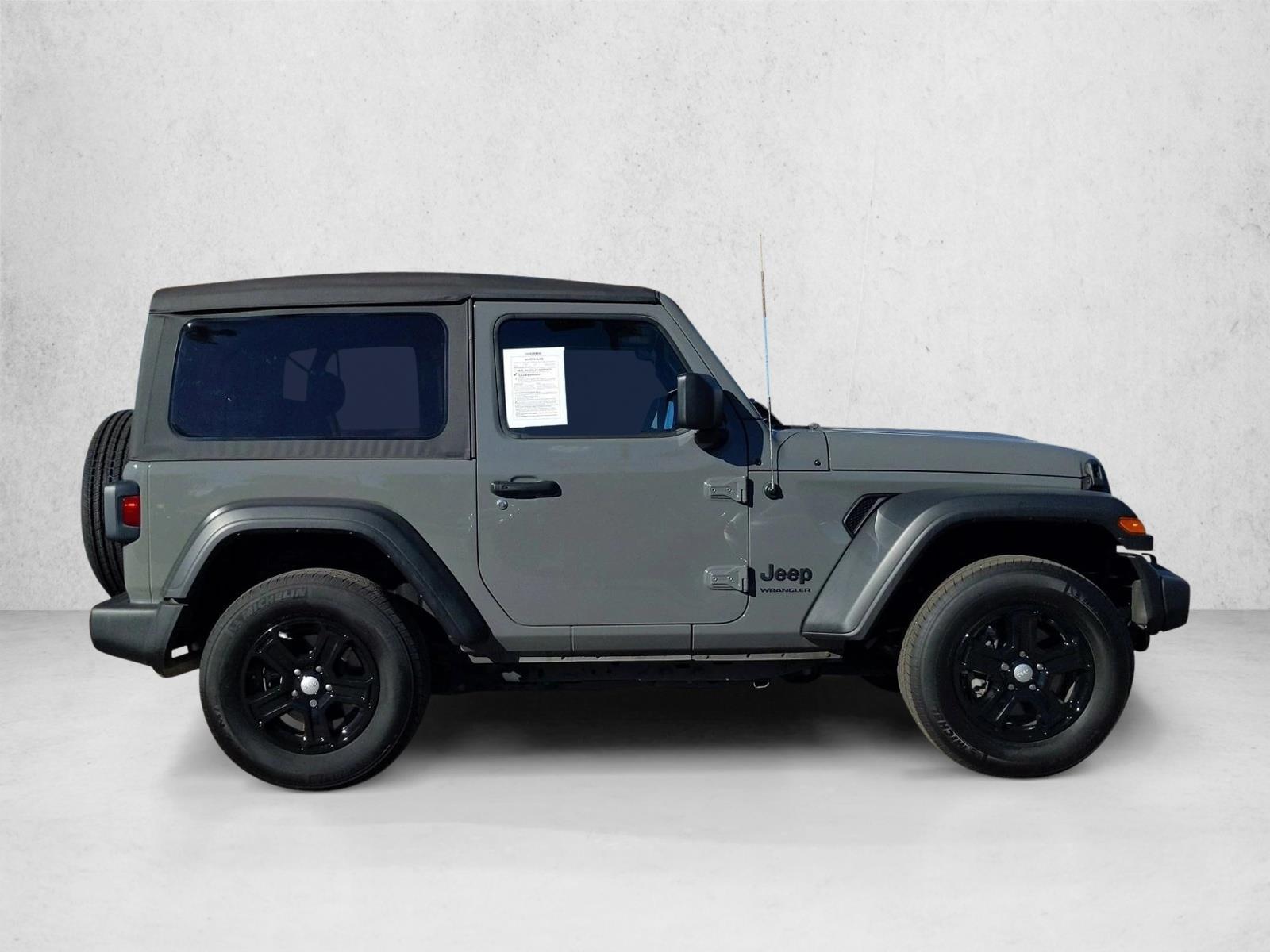 2022 Jeep Wrangler Sport S photo 3