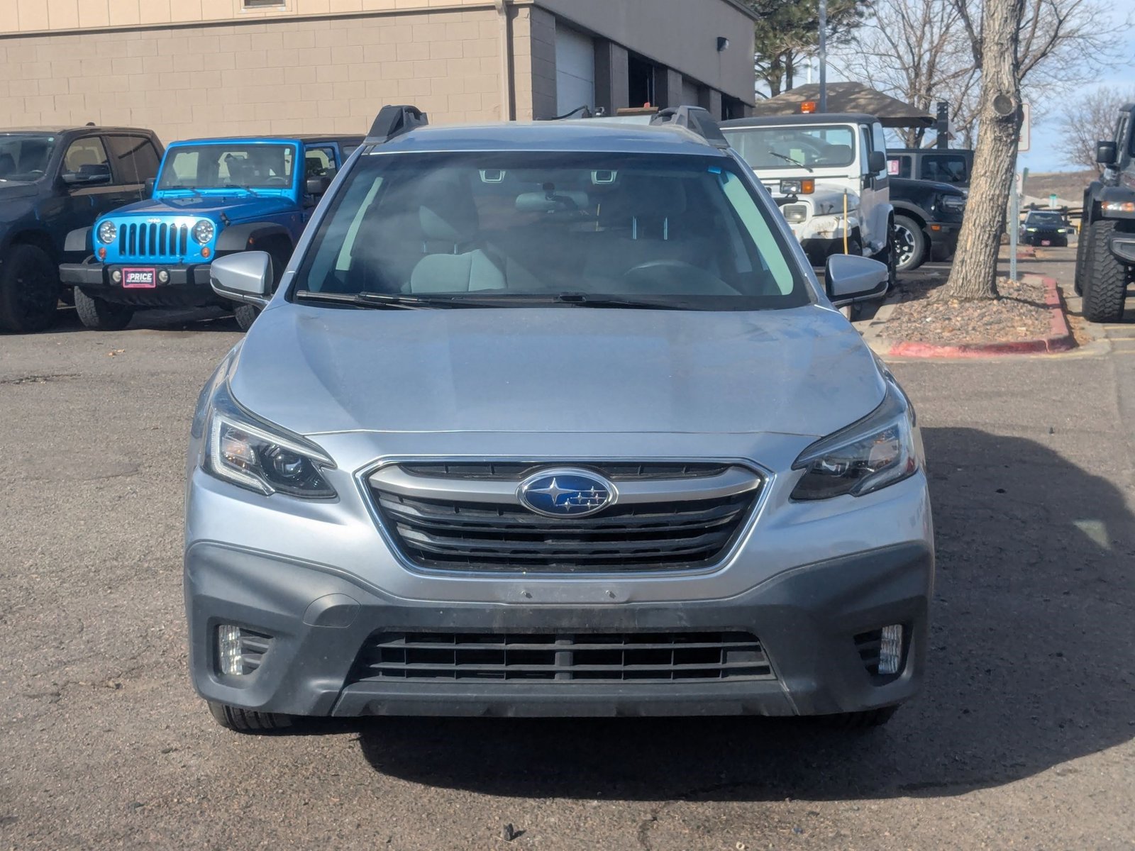 2020 Subaru Outback Premium photo 2