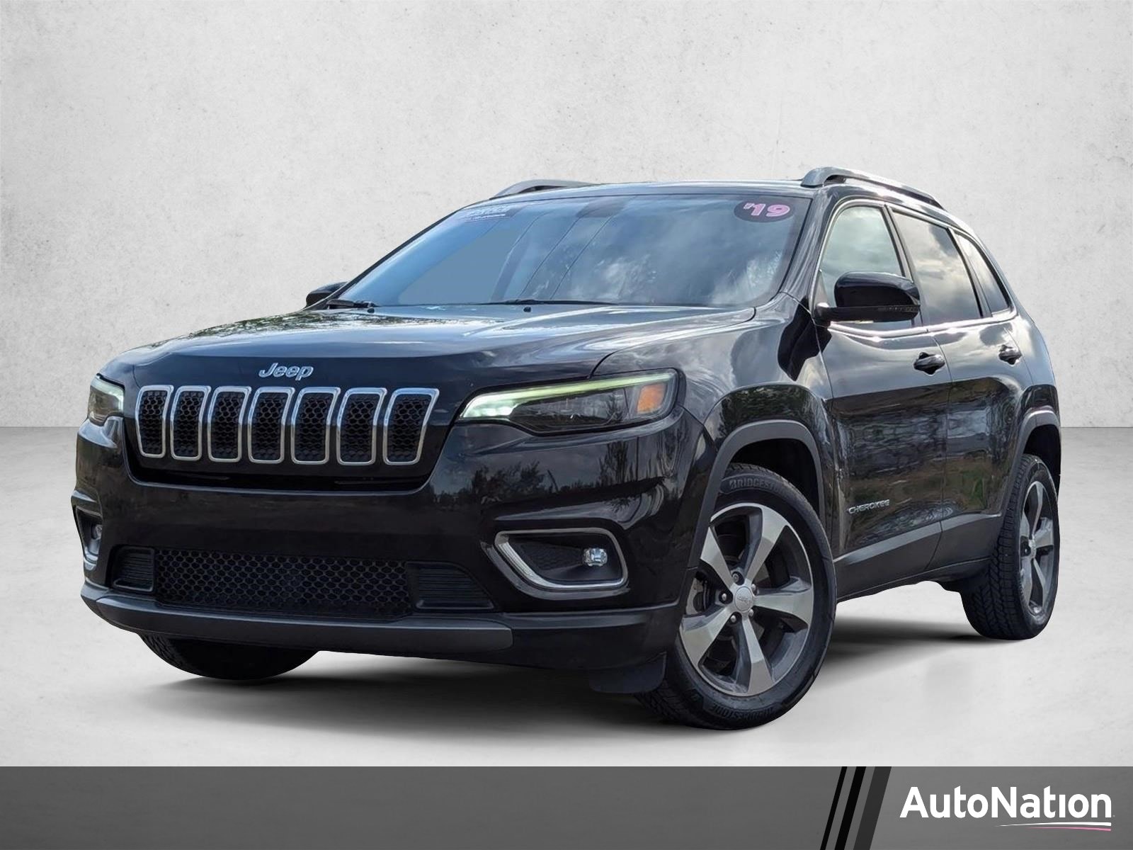 2019 Jeep Cherokee Limited's photo
