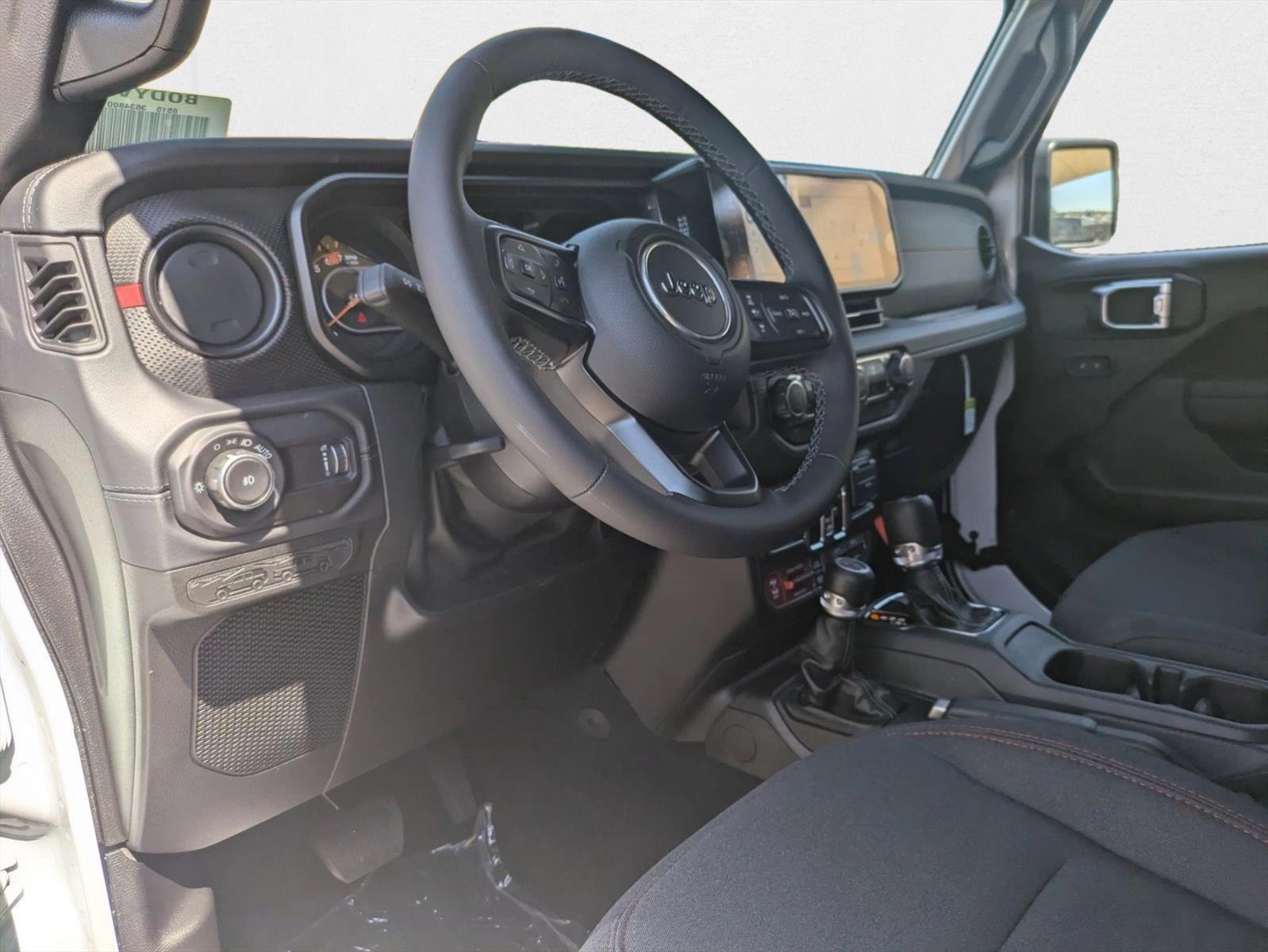 2025 Jeep Wrangler Rubicon photo 3