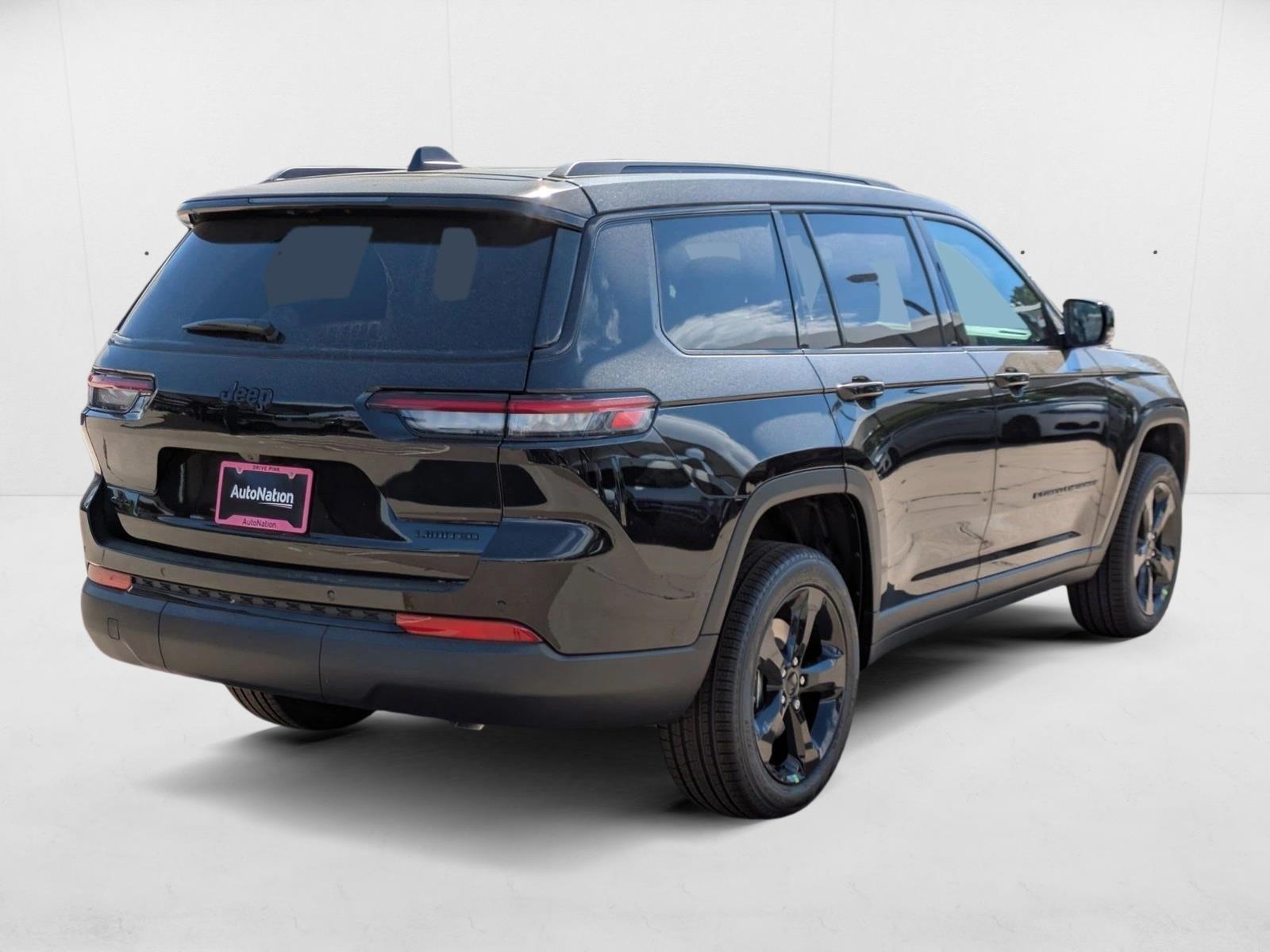 2025 Jeep Grand Cherokee Limited photo 2