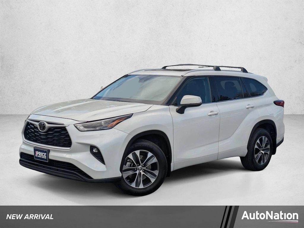 Used 2022 Toyota Highlander XLE Sport Utility