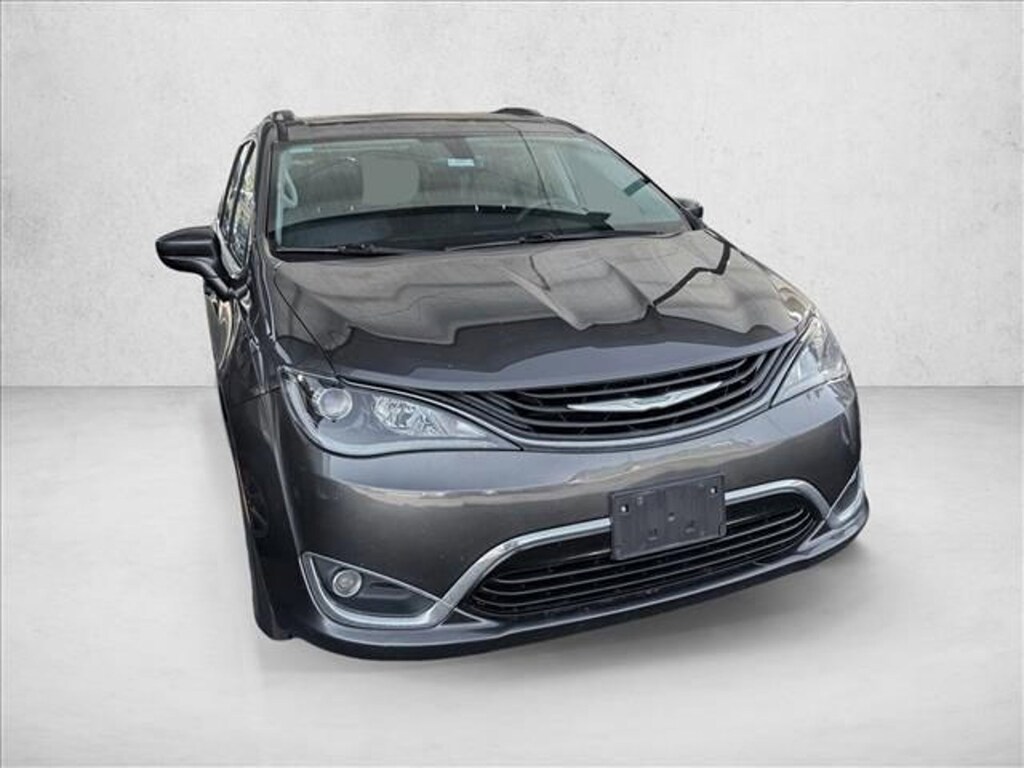 Used 2018 Chrysler Pacifica Hybrid Touring L Mini-van Passenger