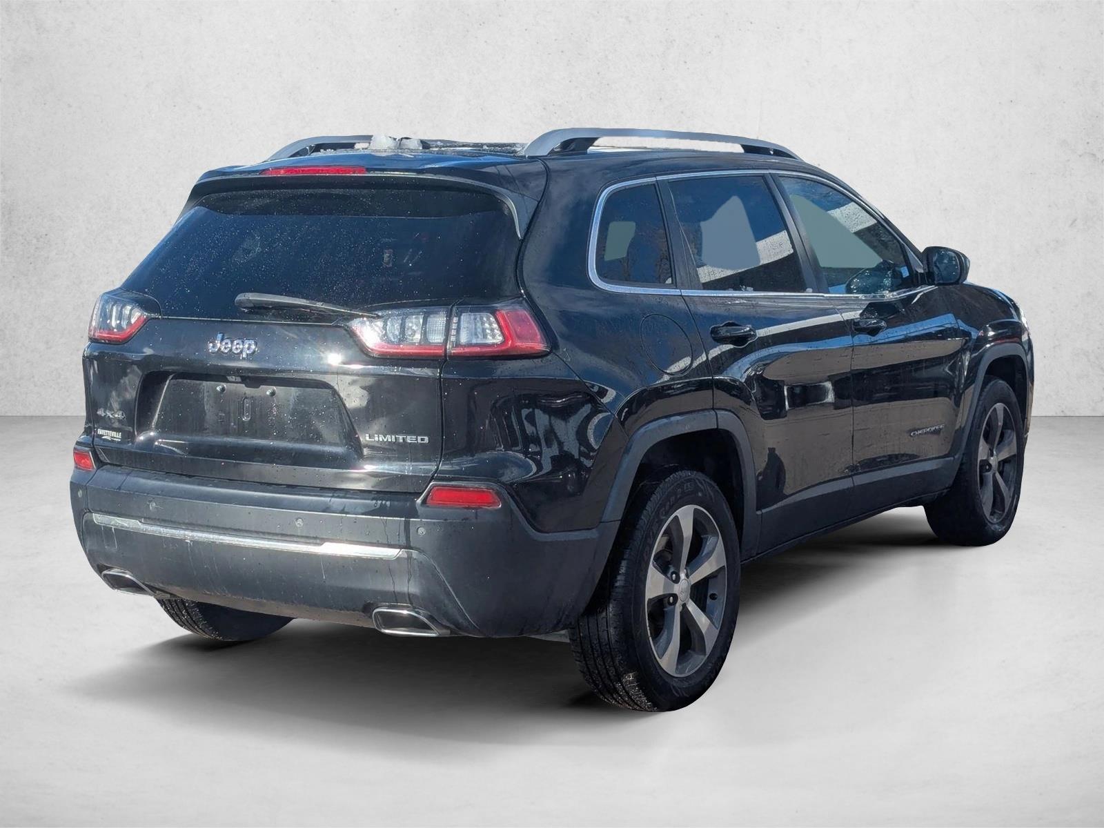 2019 Jeep Cherokee Limited Sport photo 3