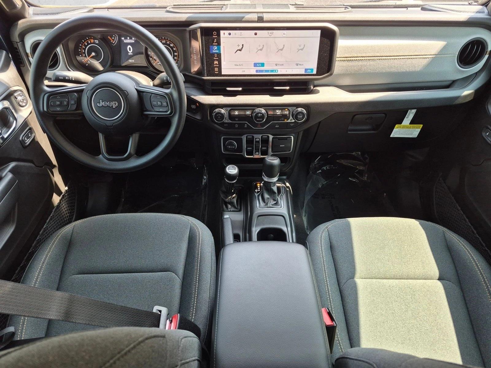 2025 Jeep Gladiator Nighthawk - Photo 14