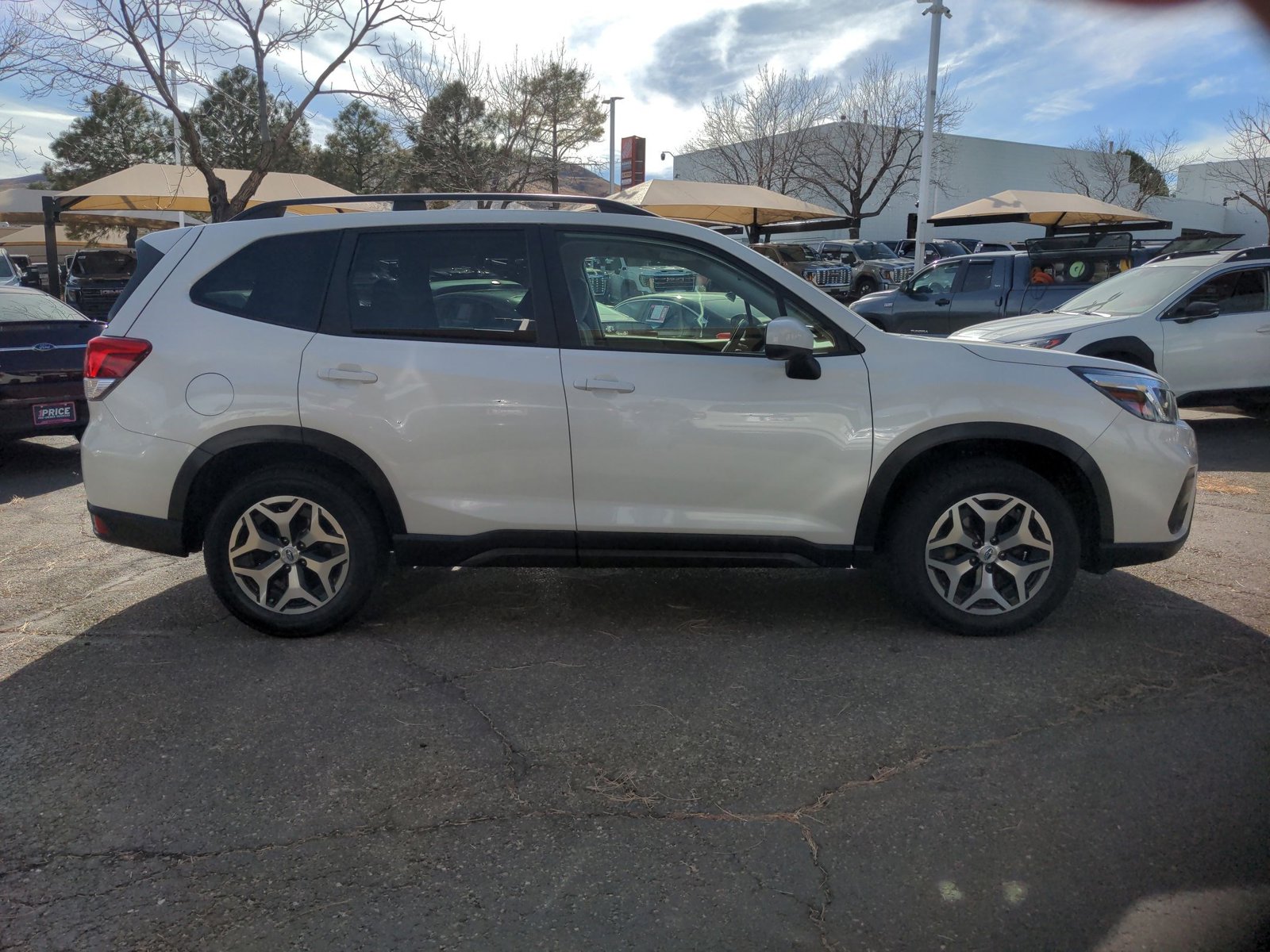 2020 Subaru Forester Premium photo 3
