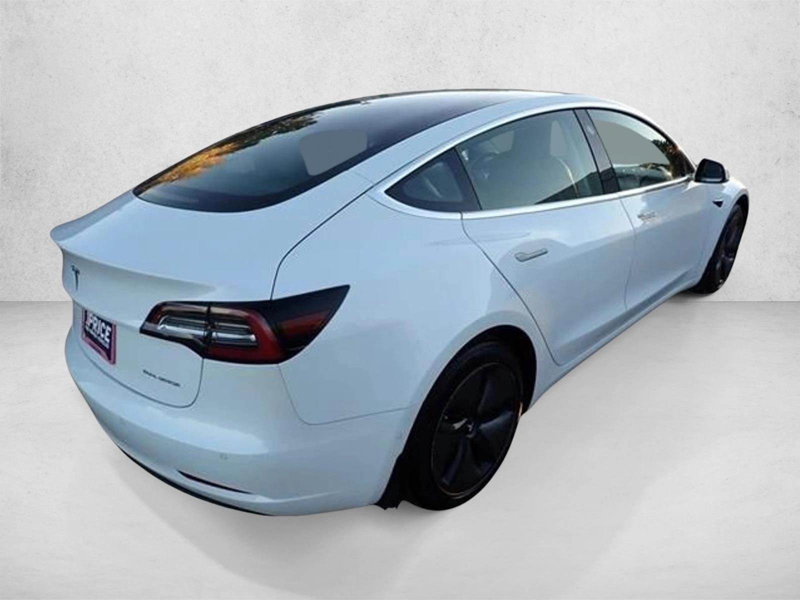 2018 Tesla Model 3 Long Range photo 3