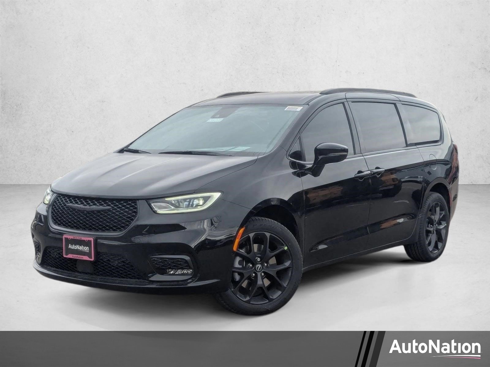 2026 Chrysler Pacifica Select AWD's photo