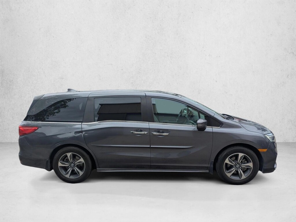 Used 2018 Honda Odyssey Touring Mini-van Passenger