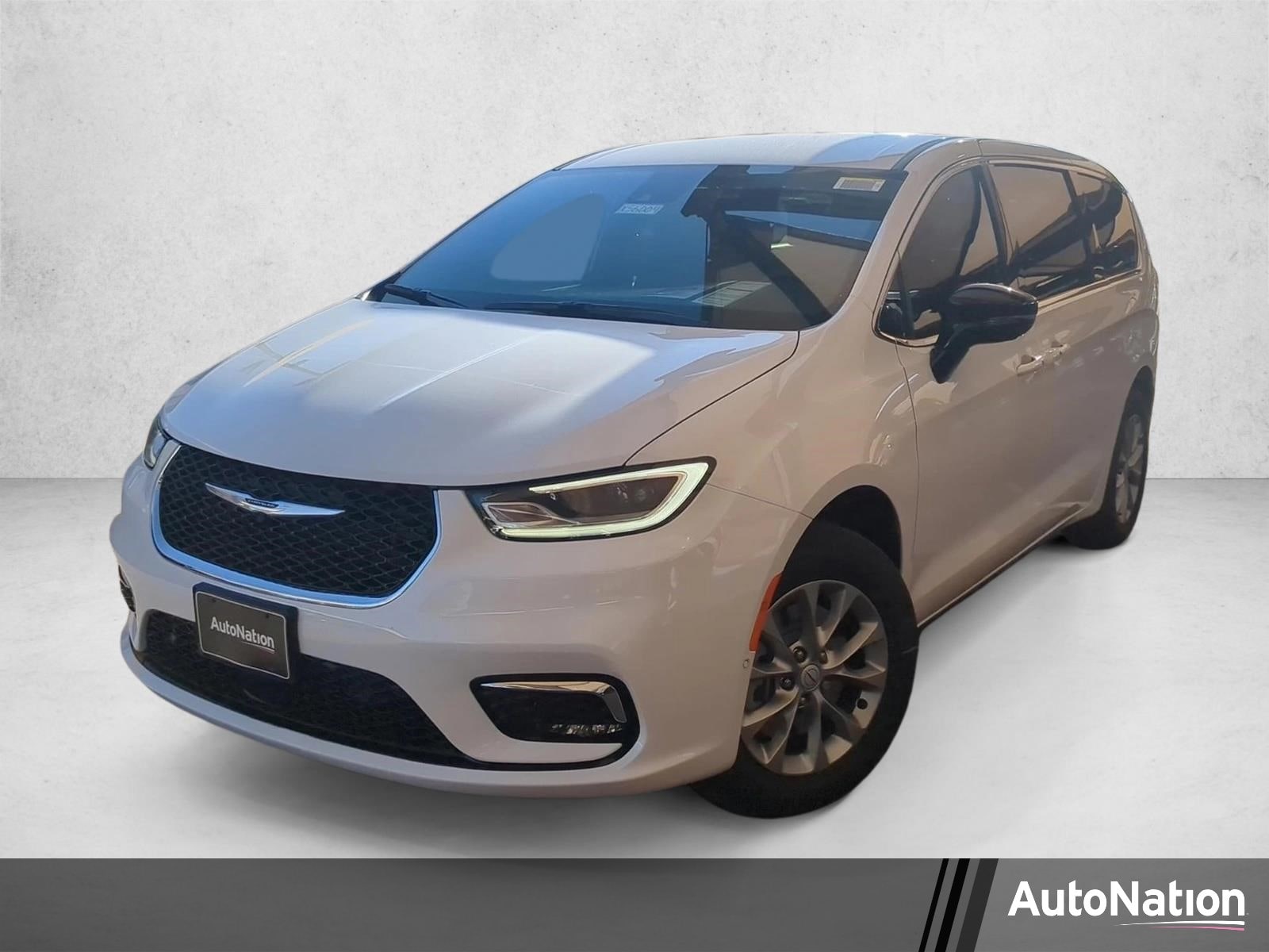 2026 Chrysler Pacifica Select AWD's photo