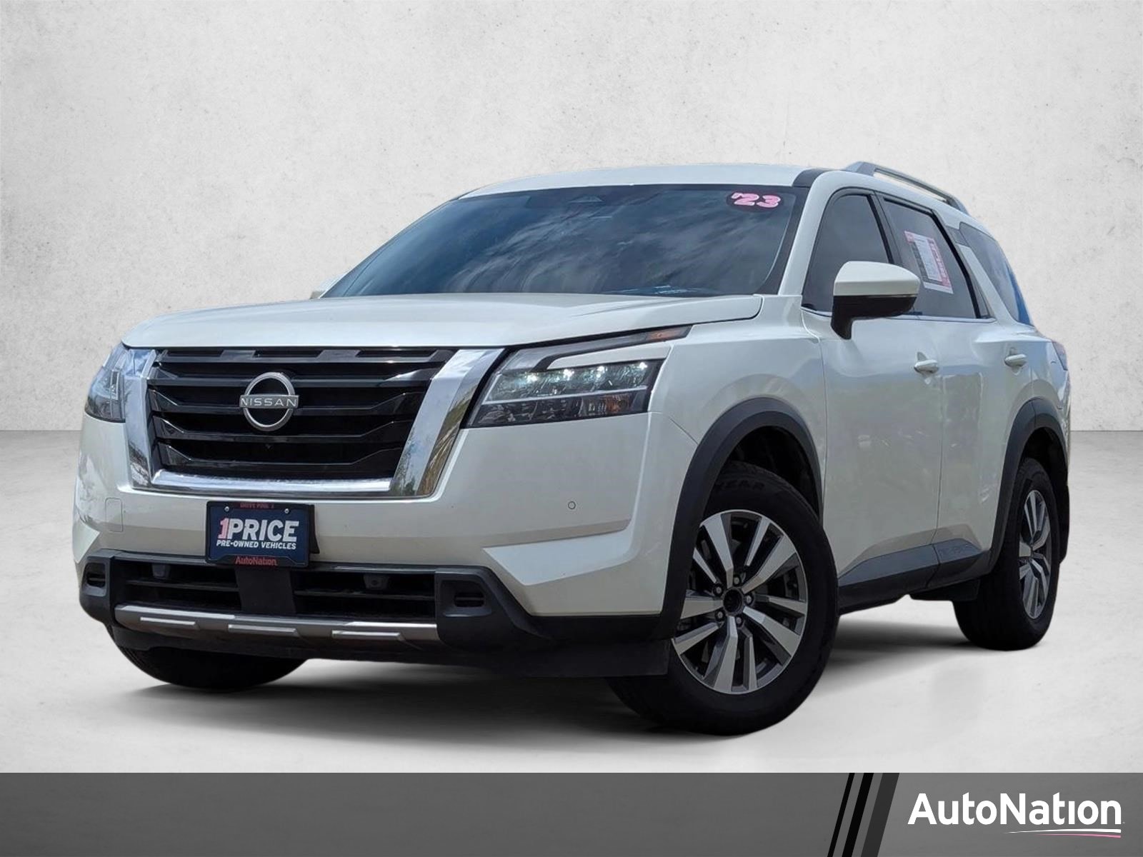 2023 Nissan Pathfinder SL 4WD's photo