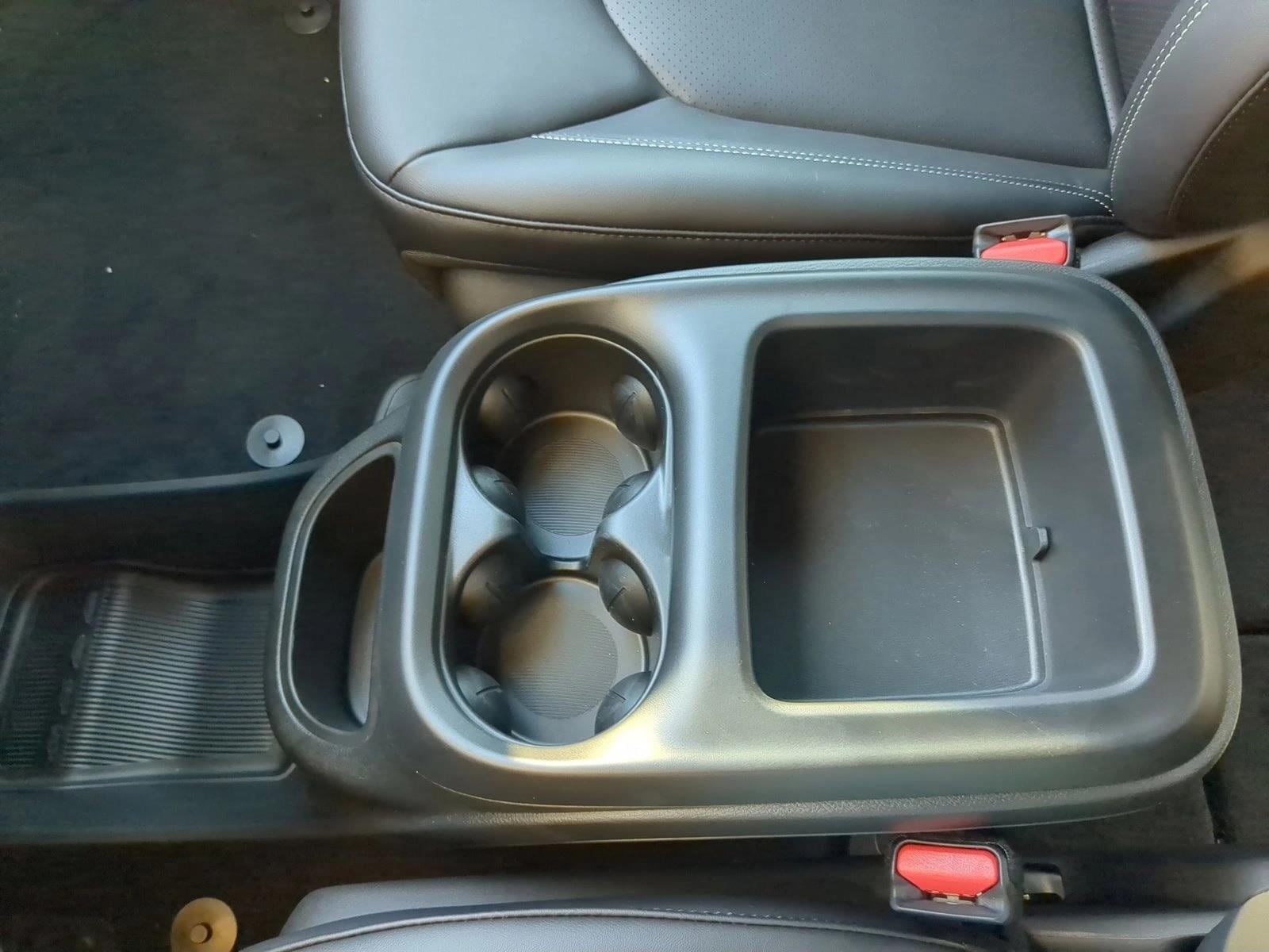 2026 Chrysler Pacifica Select - Photo 12