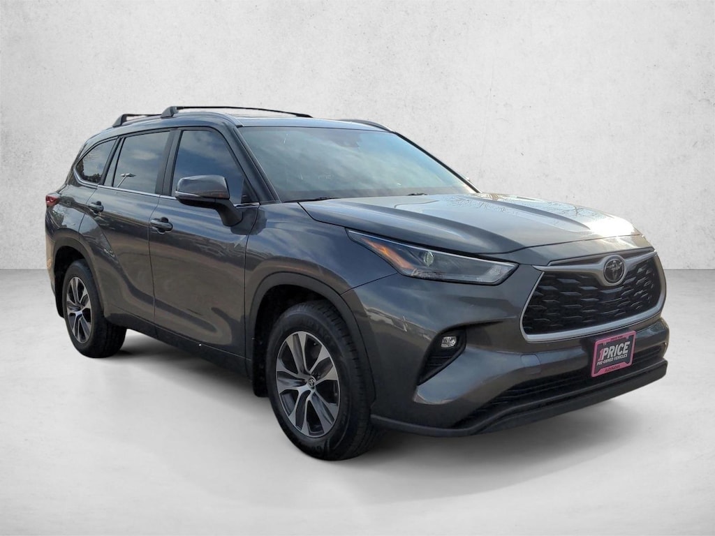 Used 2023 Toyota Highlander XLE Sport Utility