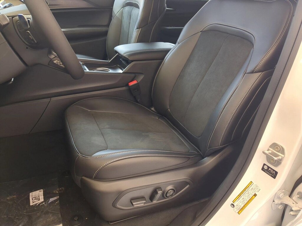 New 2025 Jeep Grand Cherokee Altitude X SUV