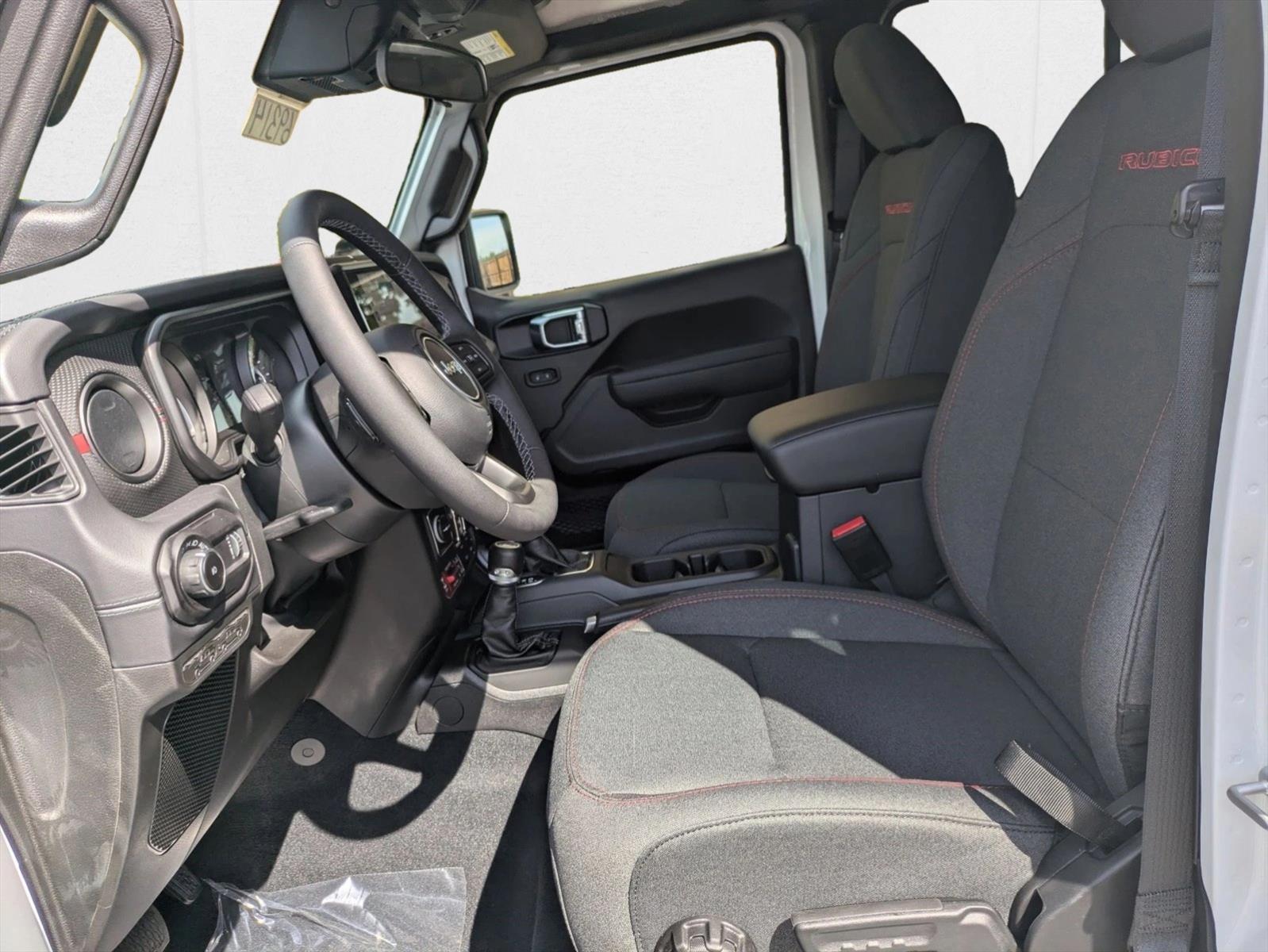 2025 Jeep Wrangler Rubicon photo 4