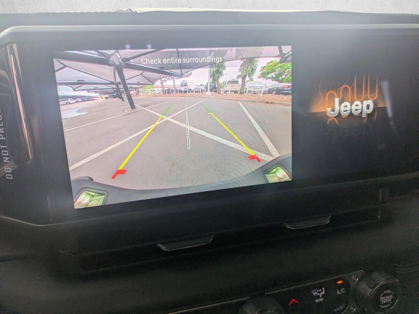 2025 Jeep Gladiator Sport photo 2