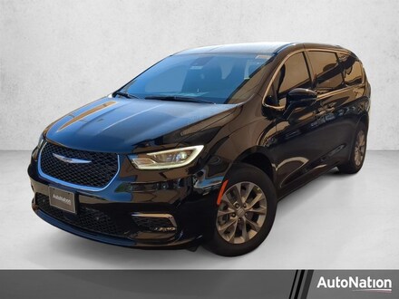 2026 Chrysler Pacifica Select Van Passenger Van