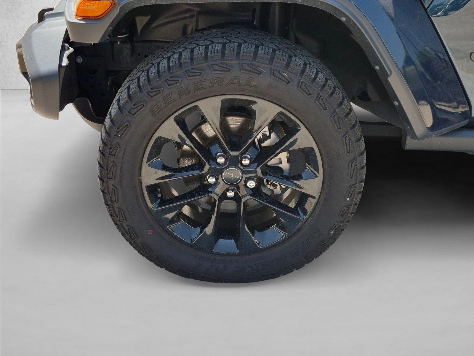 2025 Jeep Gladiator Nighthawk - Photo 10
