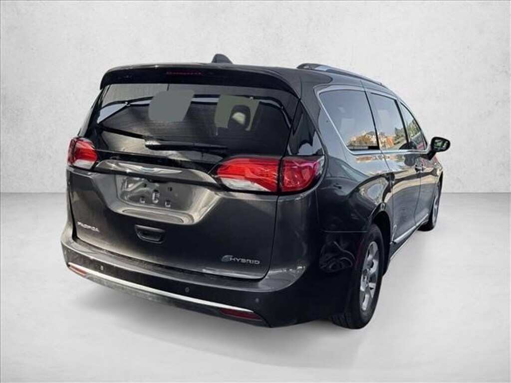 Used 2018 Chrysler Pacifica Hybrid Touring L Mini-van Passenger