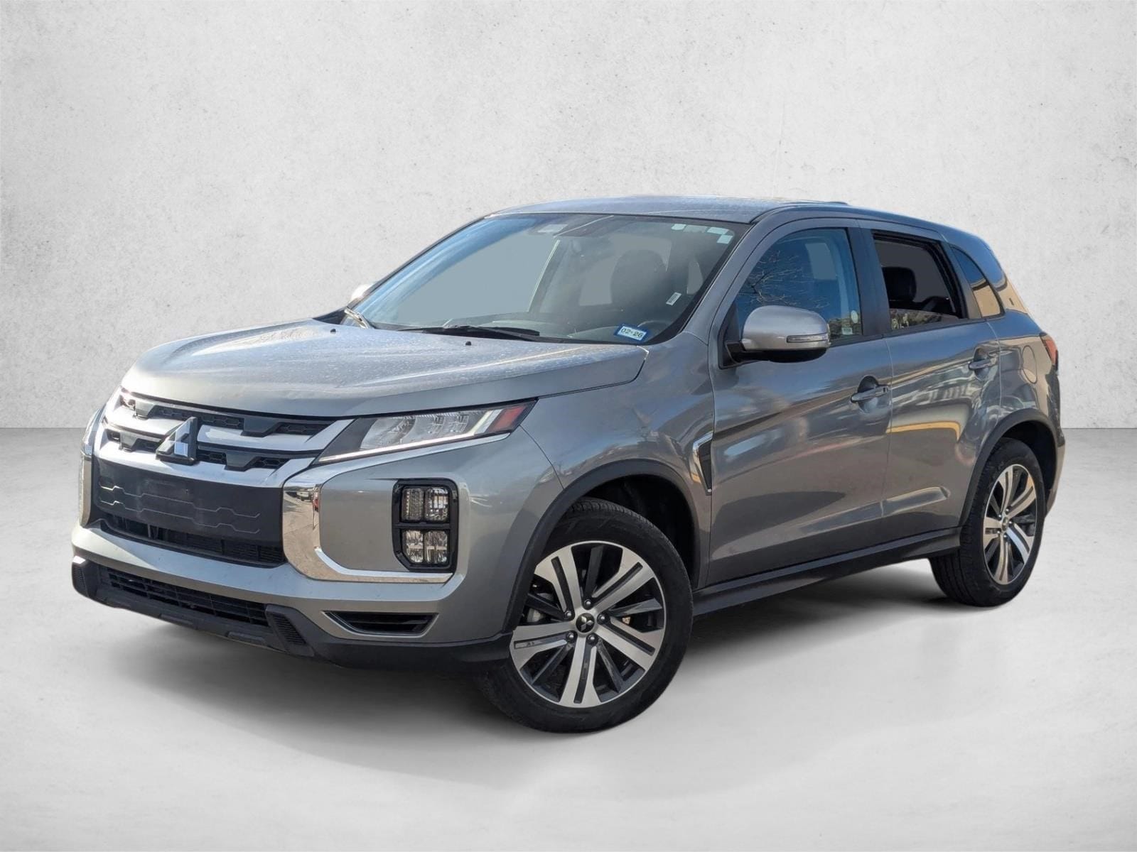 2024 Mitsubishi Outlander Sport SE's photo