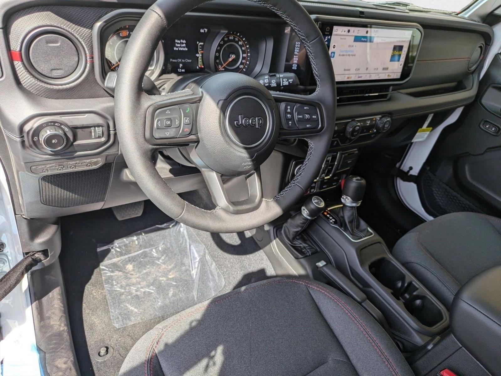 2025 Jeep Wrangler Rubicon photo 3