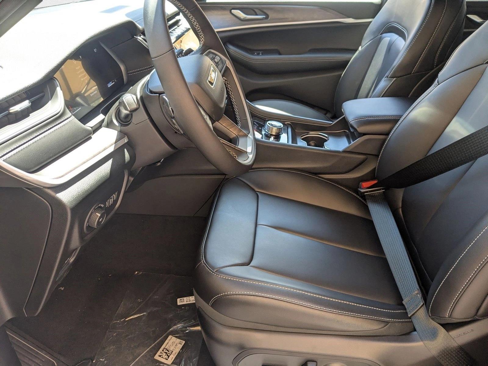 2025 Jeep Grand Cherokee Limited photo 4