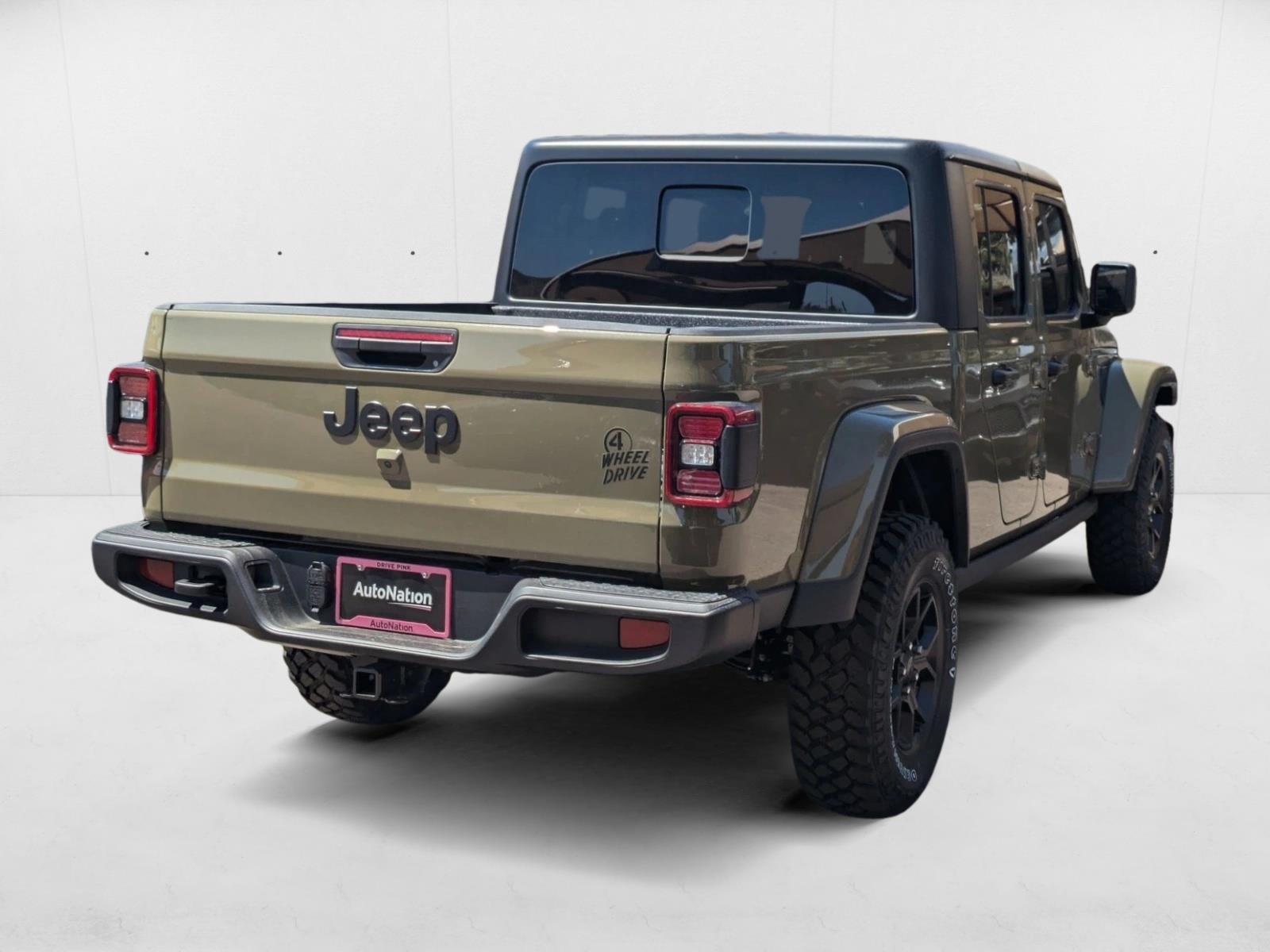2025 Jeep Gladiator Willys photo 2