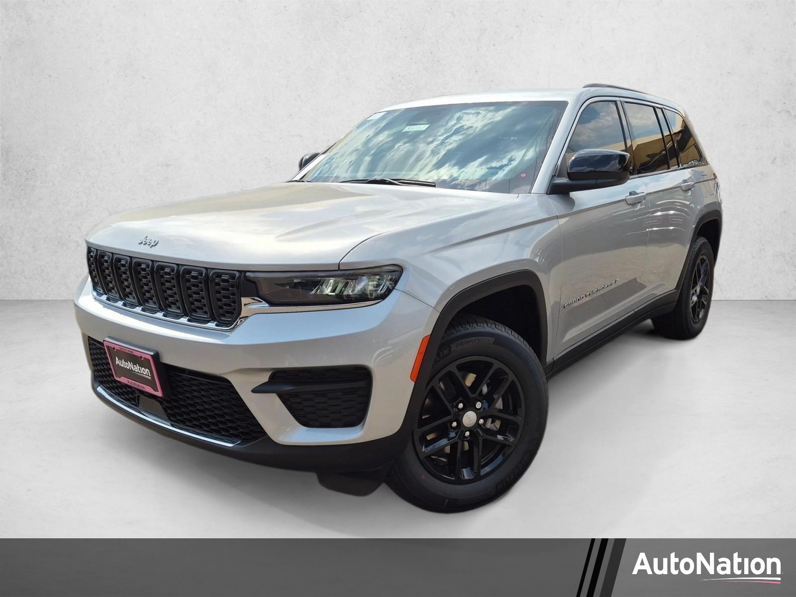 New 2026 Jeep Grand Cherokee Laredo SUV