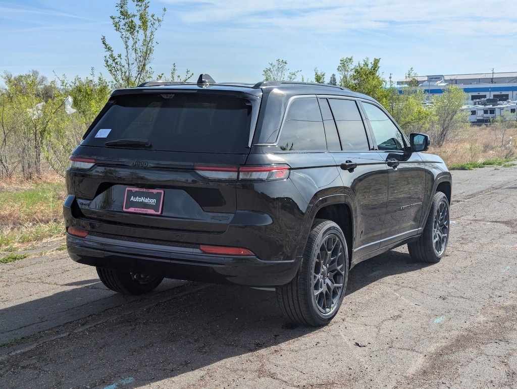 New 2026 Jeep Grand Cherokee Summit SUV