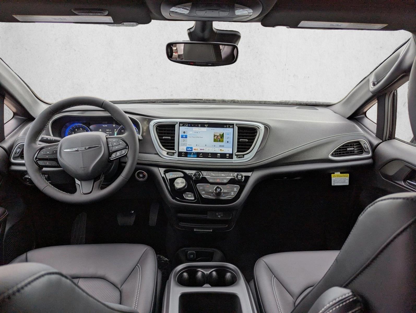 2026 Chrysler Pacifica Select - Photo 14