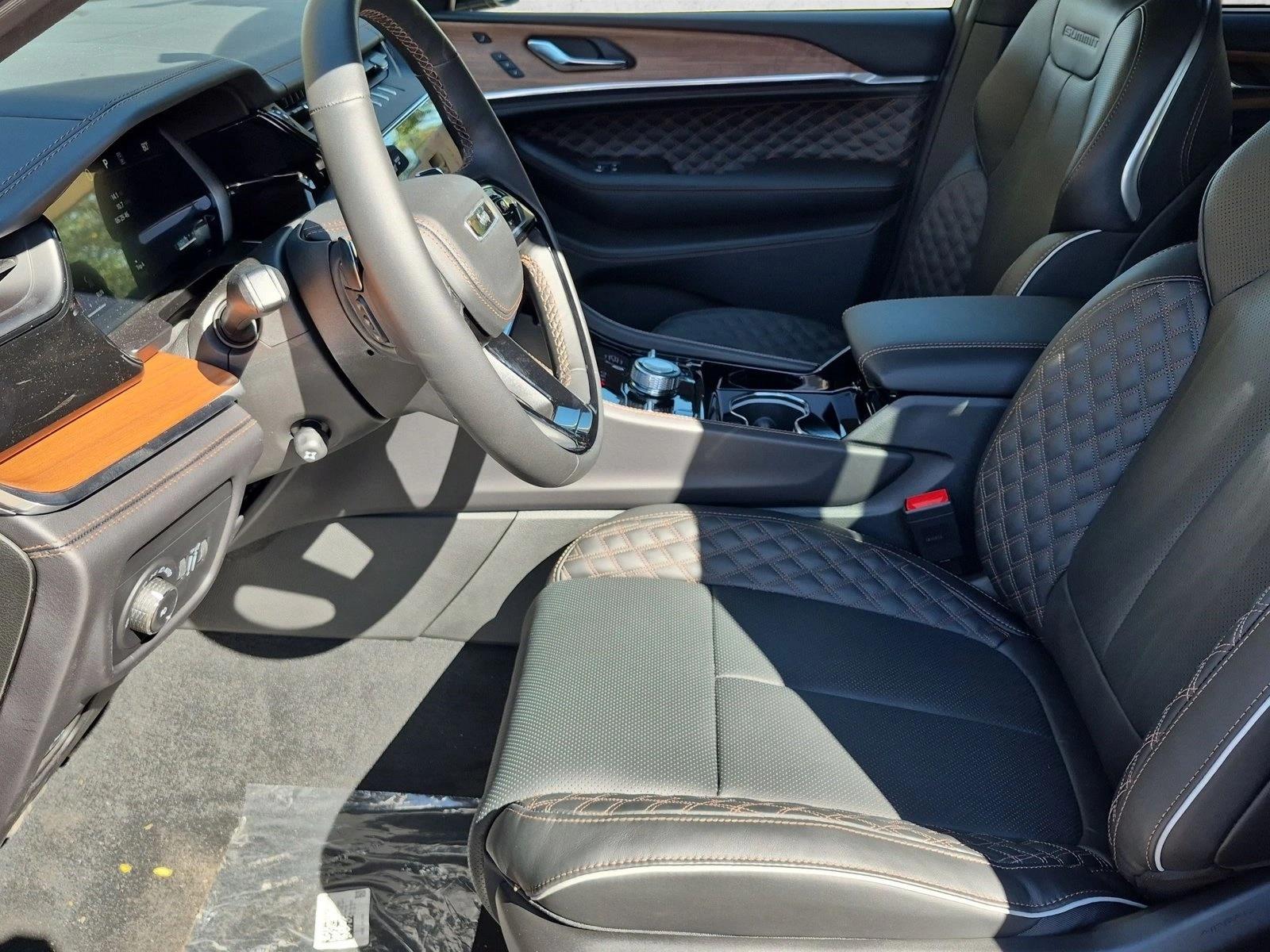 New 2027 Jeep Grand Cherokee Summit SUV